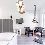 Der MANN! Tolle Wohnung mit zentraler U-Bahn! (54)